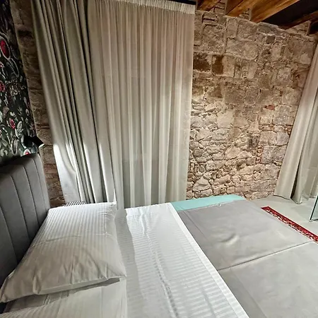 Piazza 2 Bed and Breakfast