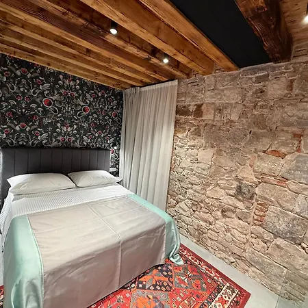 Boutique Heritage 2 Bed & Breakfast