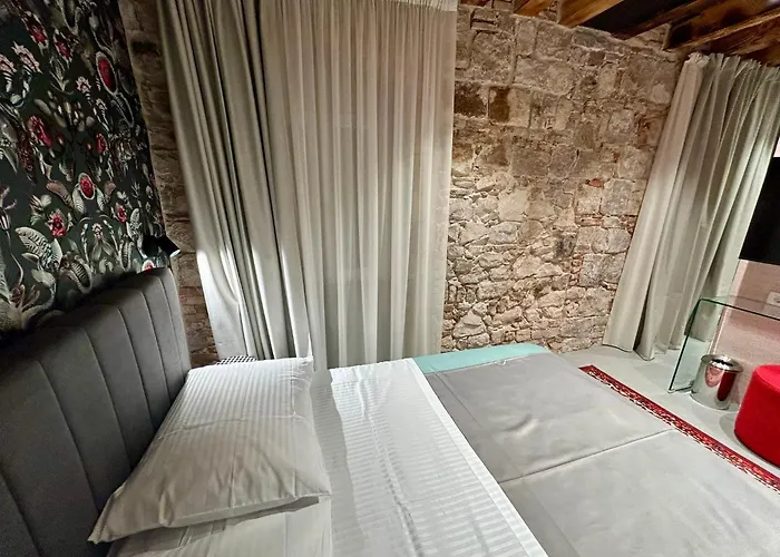 Boutique Heritage 2 Bed & Breakfast